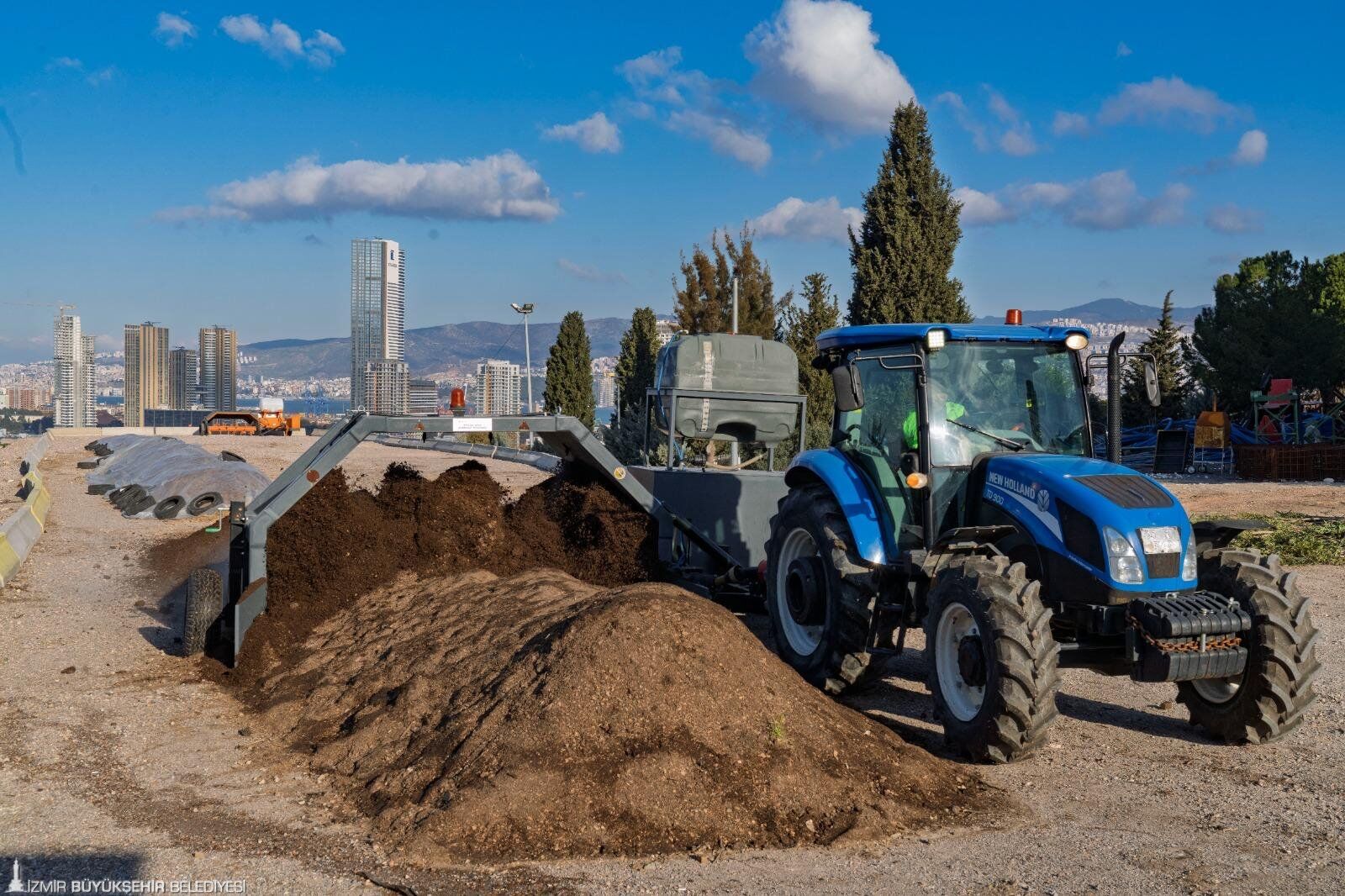 İzmir Büyükşehir Belediyesi, Yeşil Alanlarda Biyokömür Üretiyor (1)