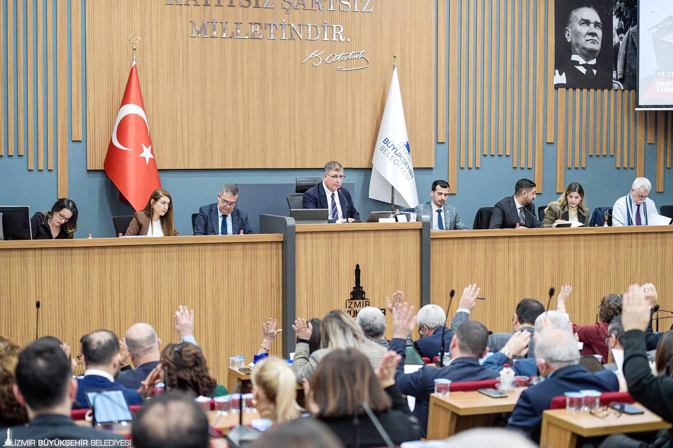 İzmir'de Abonman Kartı Ile Ulaşım Yarı Fiyatına (2)