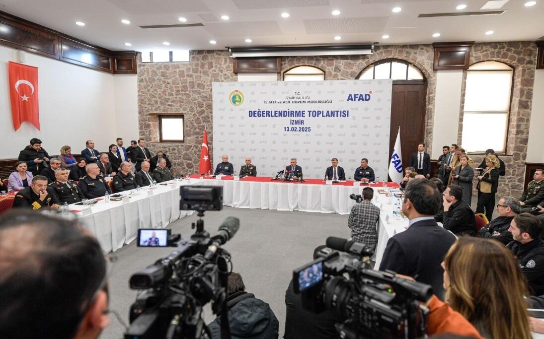 İzmir'de Deprem Hazırlıkları Tam Gaz Başkan Tugay, İzmir'in Buna Ihtiyacı Var (3)