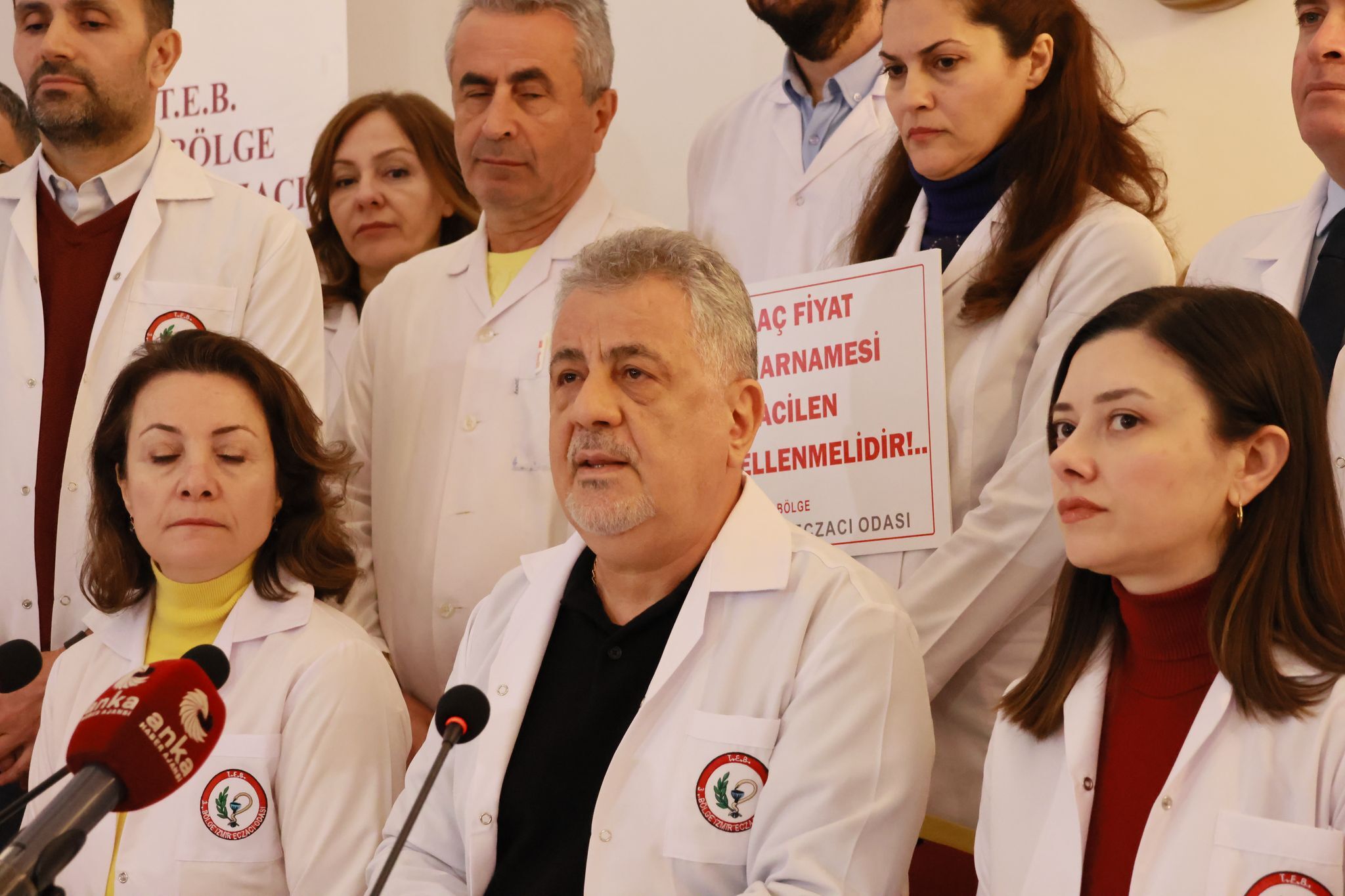 İzmir’de Eczacılardan Hayati Çağrı Eczane Iflasının Başlaması Ân Meselesi (2)