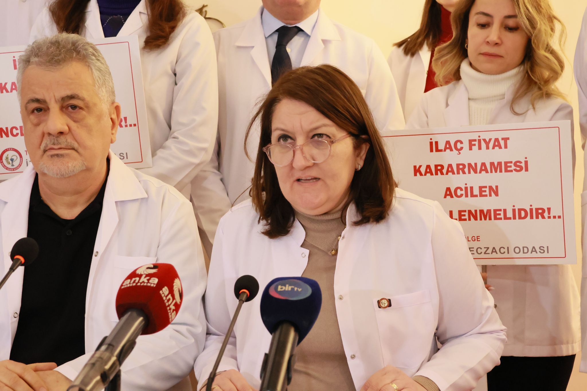 İzmir’de Eczacılardan Hayati Çağrı Eczane Iflasının Başlaması Ân Meselesi (4)