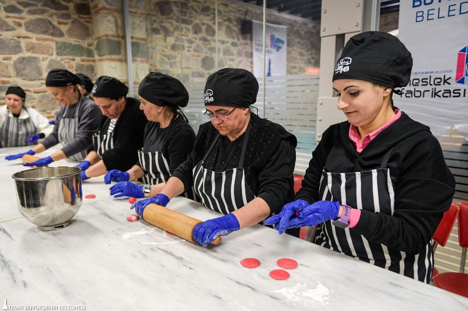 İzmir'de Işitme Engellilere Fransız Şeften Pastacılık Kursu (3)