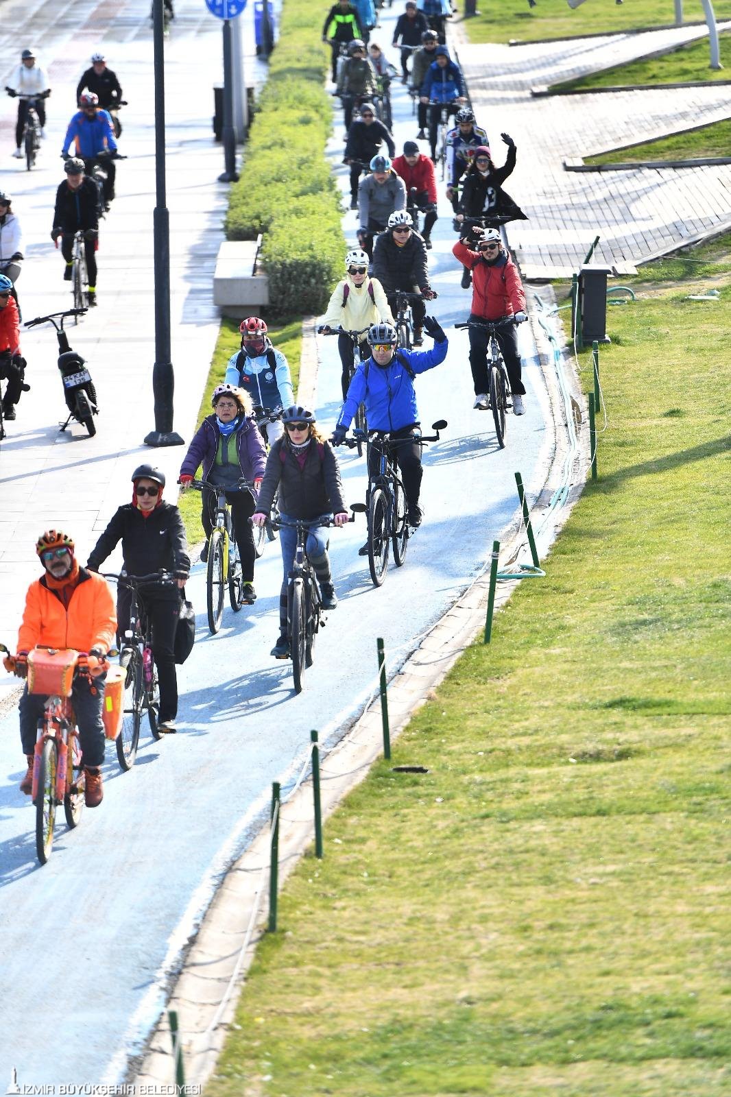 İzmir’de Pedallar Sağlık Için Çevrildi (2)-1