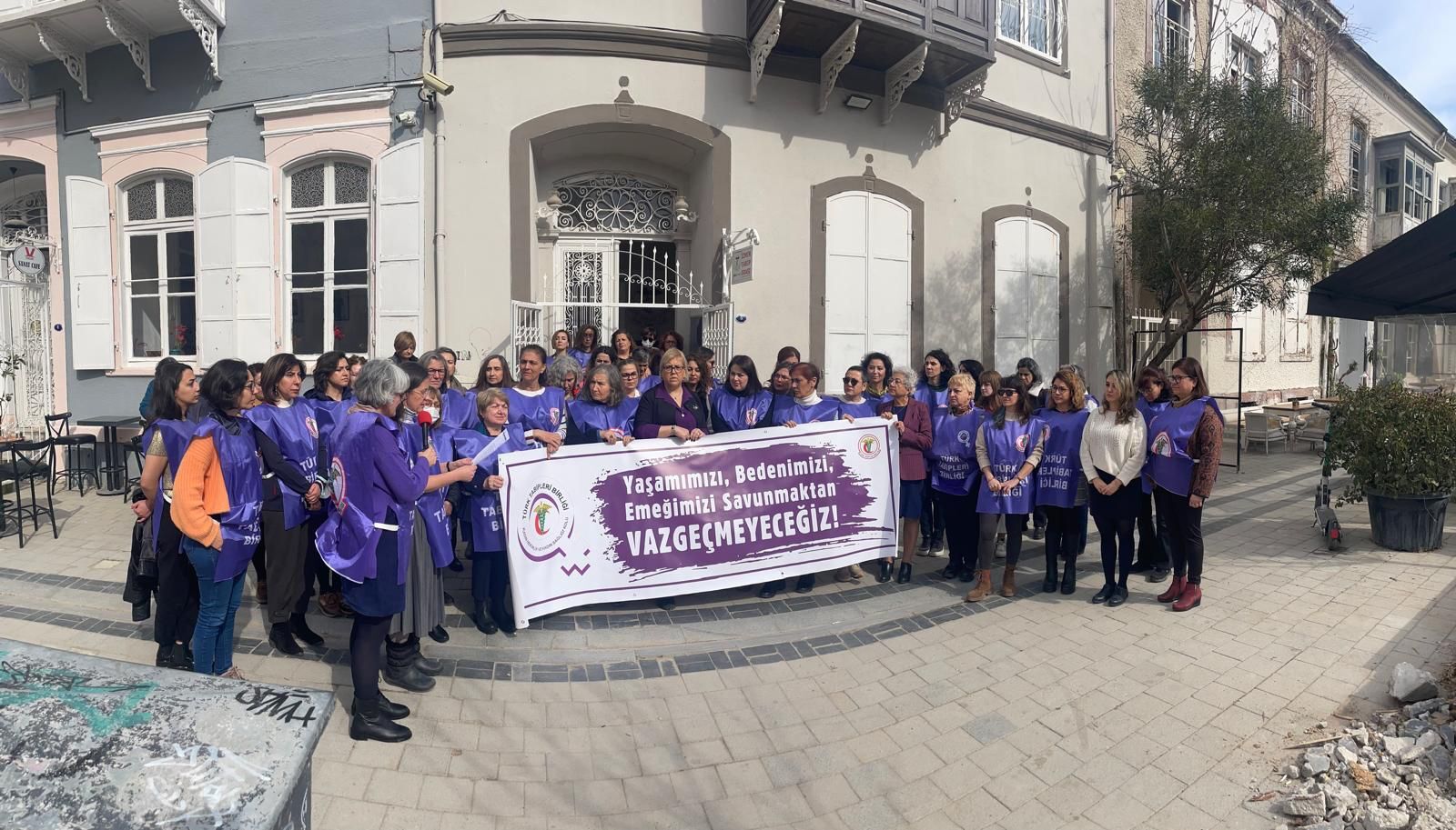 Kadın Hekimlik Ve Kadın Sağlığı Kolu'ndan Basın Açıklaması (1)