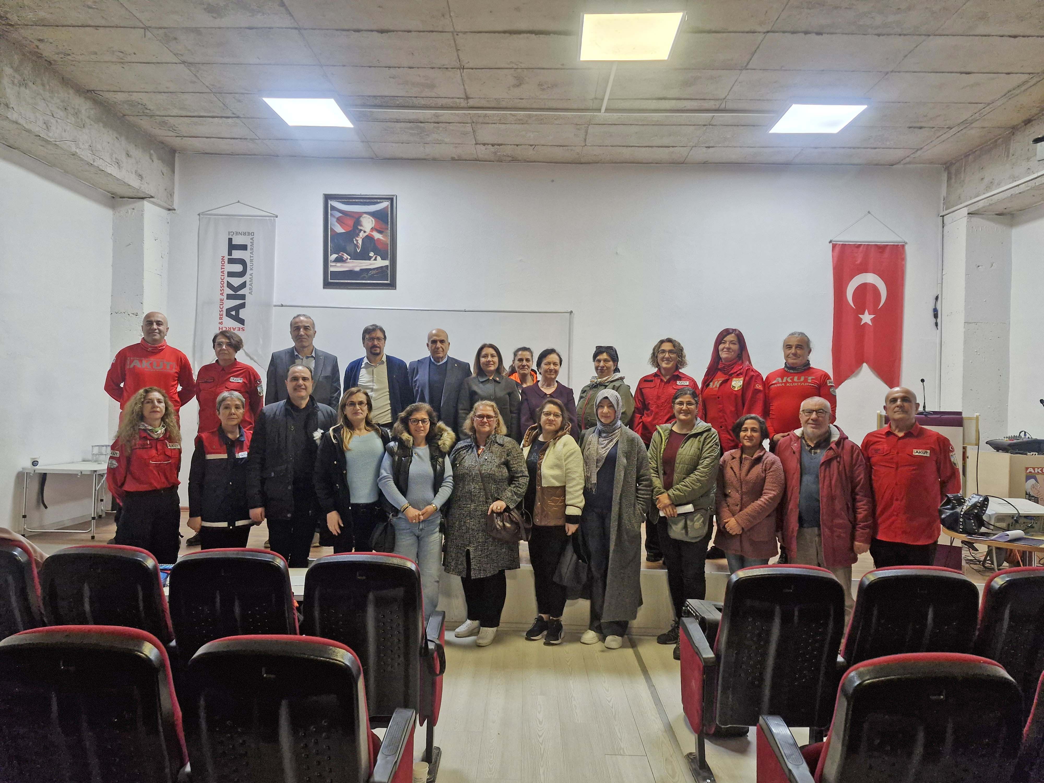 Karabağlar'da Mahalle Afet Gönüllülük Sistemi Yaygınlaşıyor (1)-1