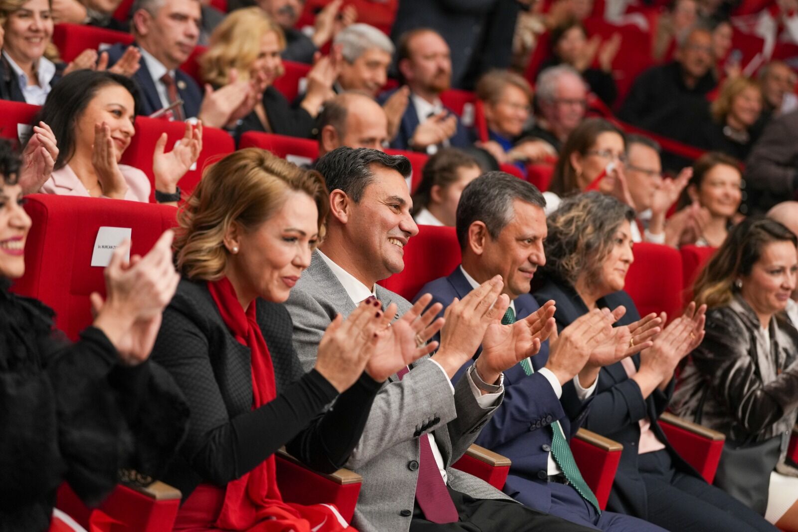 Manisa'da Aşk Sezgileri Sanatseverleri Büyüledi (1)
