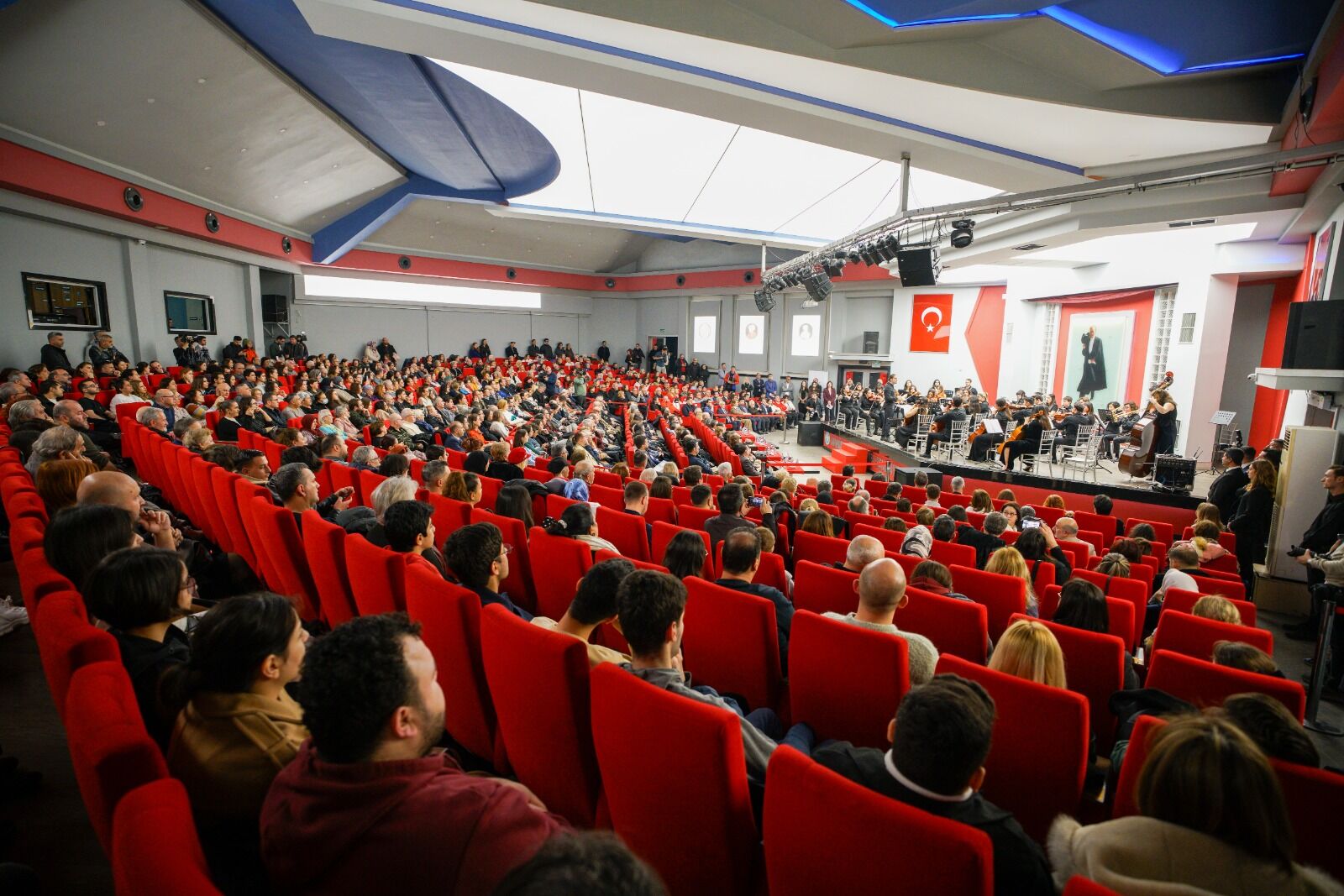 Manisa'da Aşk Sezgileri Sanatseverleri Büyüledi (4)