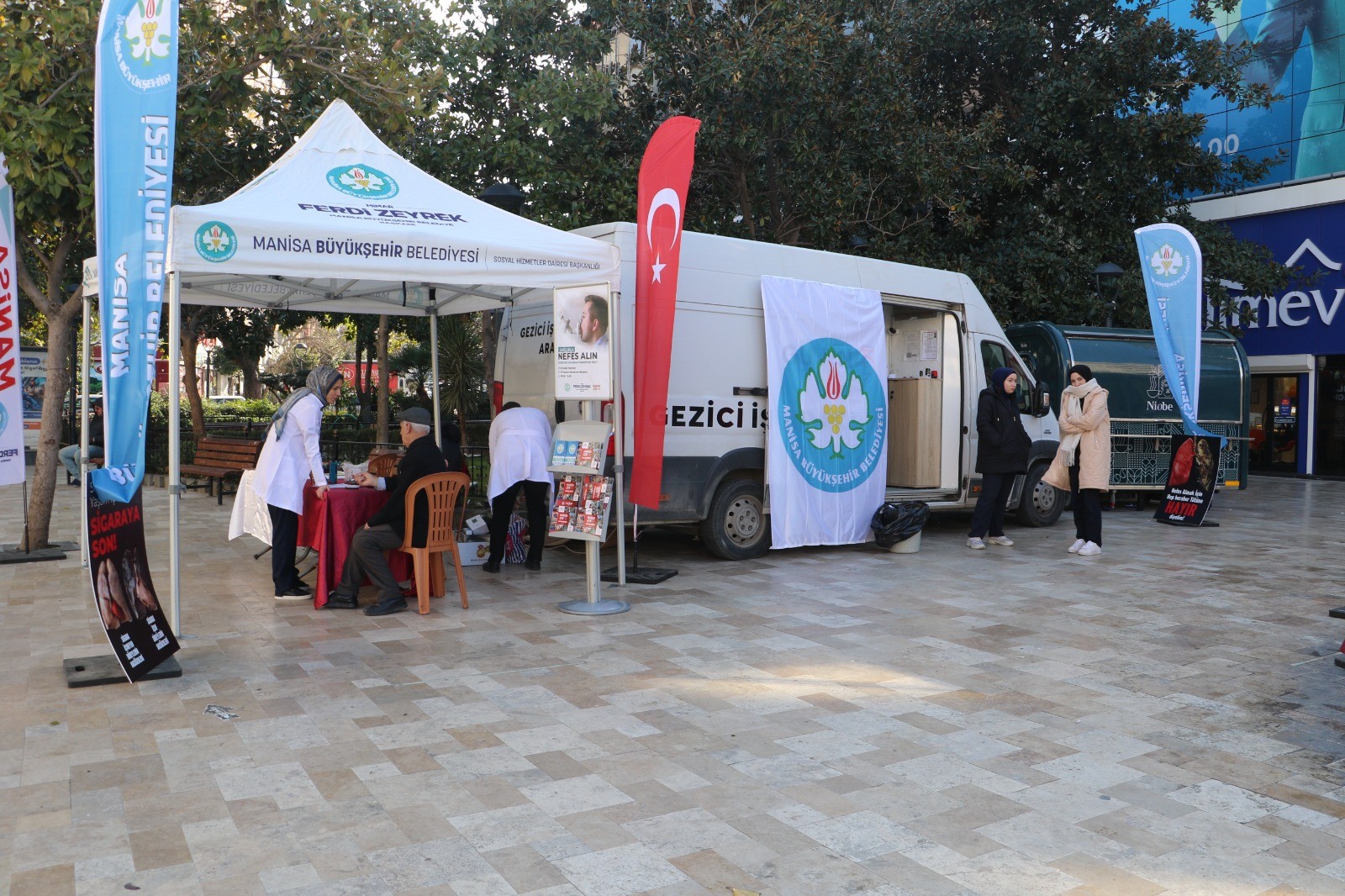 Manisa'da Dünya Sigarayı Bırakma Günü'nde Sağlık Tarama Etkinliği (5)