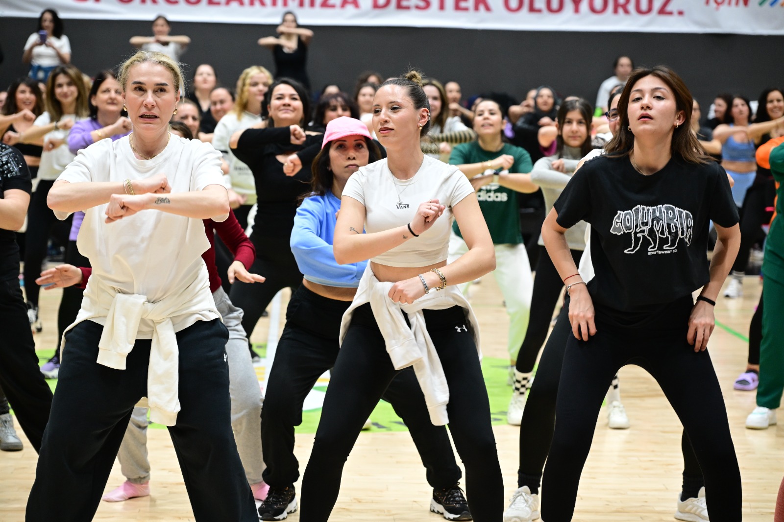 Manisa’da Sevgililer Günü Dans Etkinliği Gerçekleşti (1)