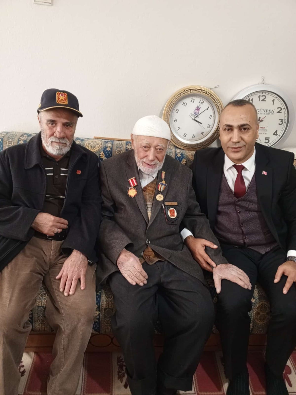Manisa'nın En Yaşlı Kore Gazisi Turhan Özkan Vefat Etti (3)