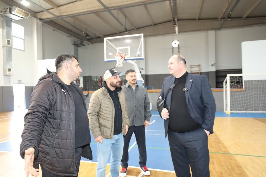 Menderes’te Spor Tesisleri Modernleşiyor!