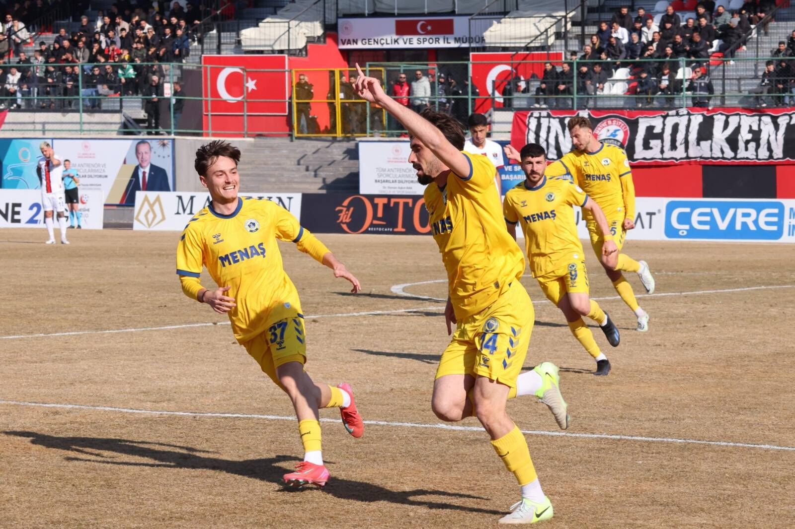 Menemen Fk, Son Dakika Golüyle Play Off Umudunu Sürdürdü (2)