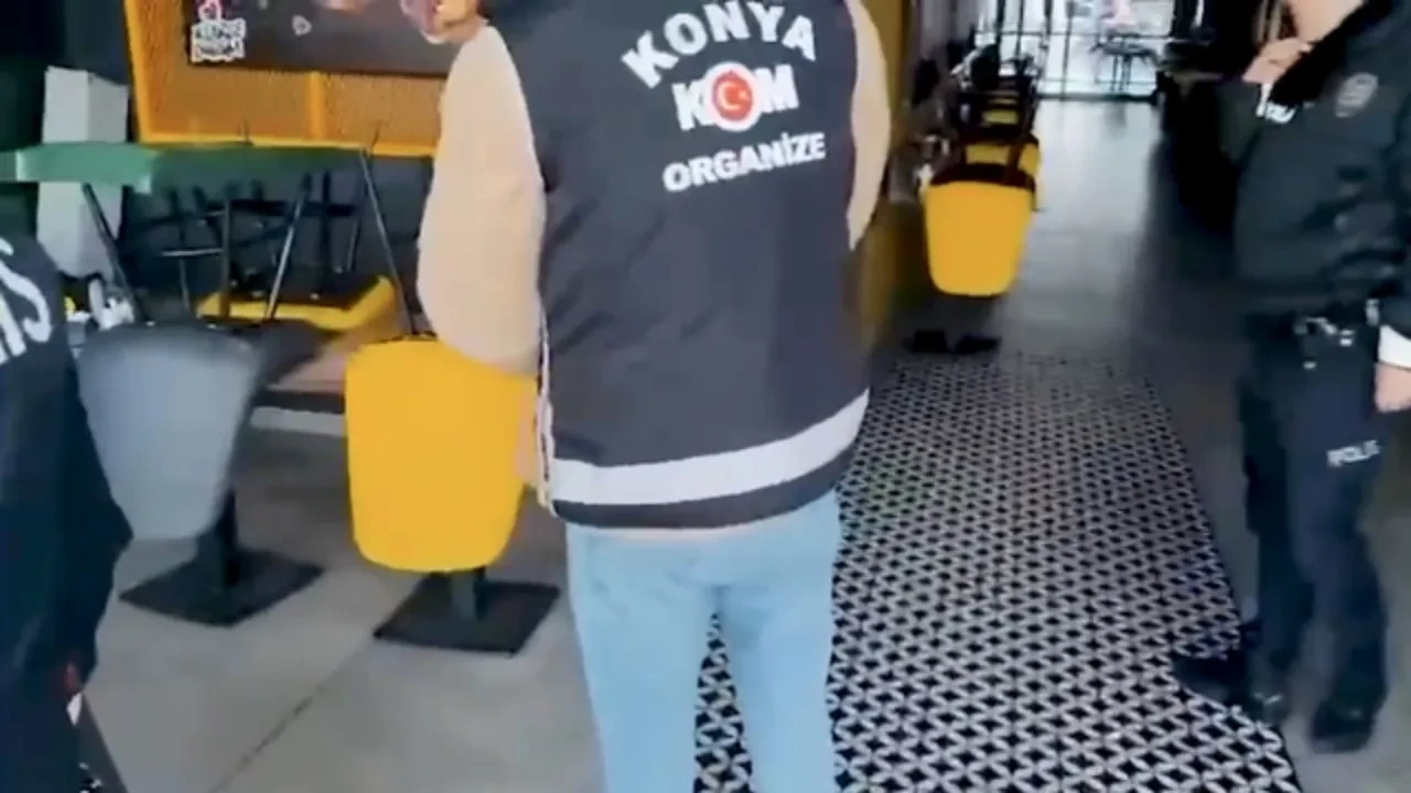 Ömer Şeyhi̇n Ki̇mdi̇r1