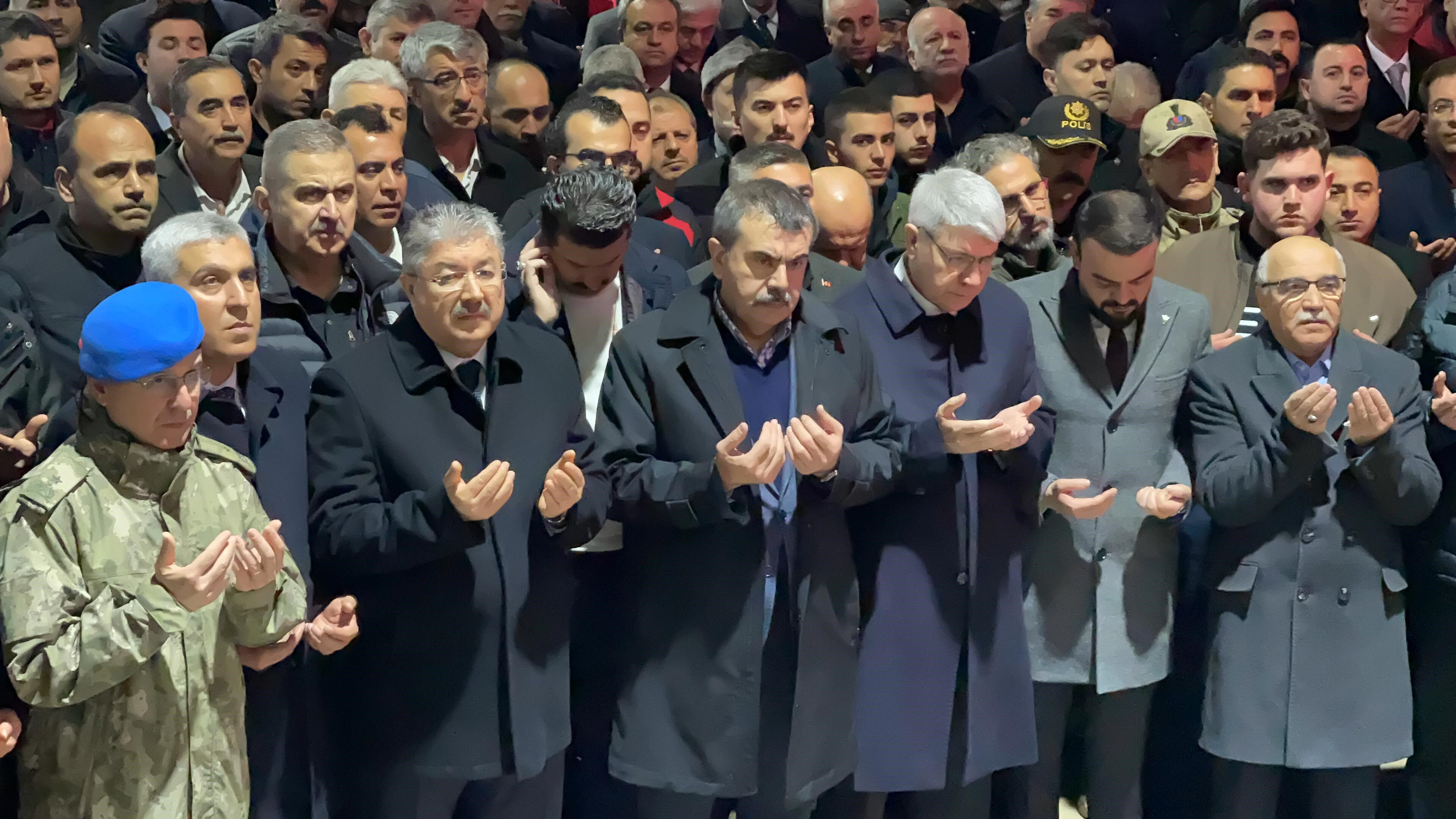 Osmaniye’de Depremde Kaybedilenler Dualarla Anıldı (3)