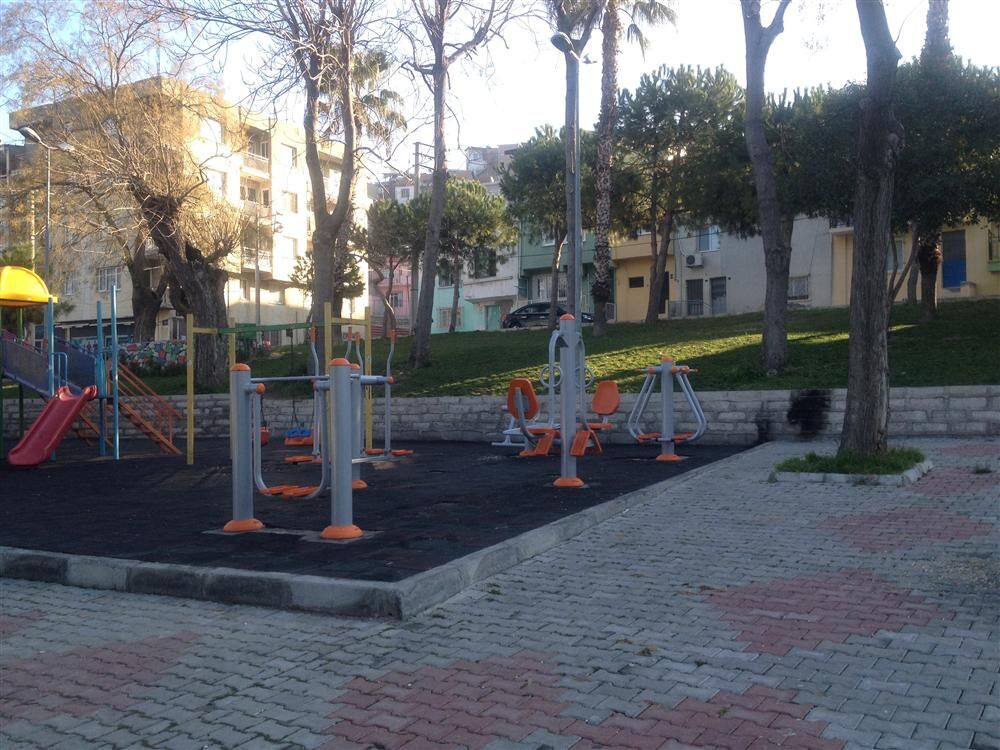 Remzi Selvi Parkı Konak