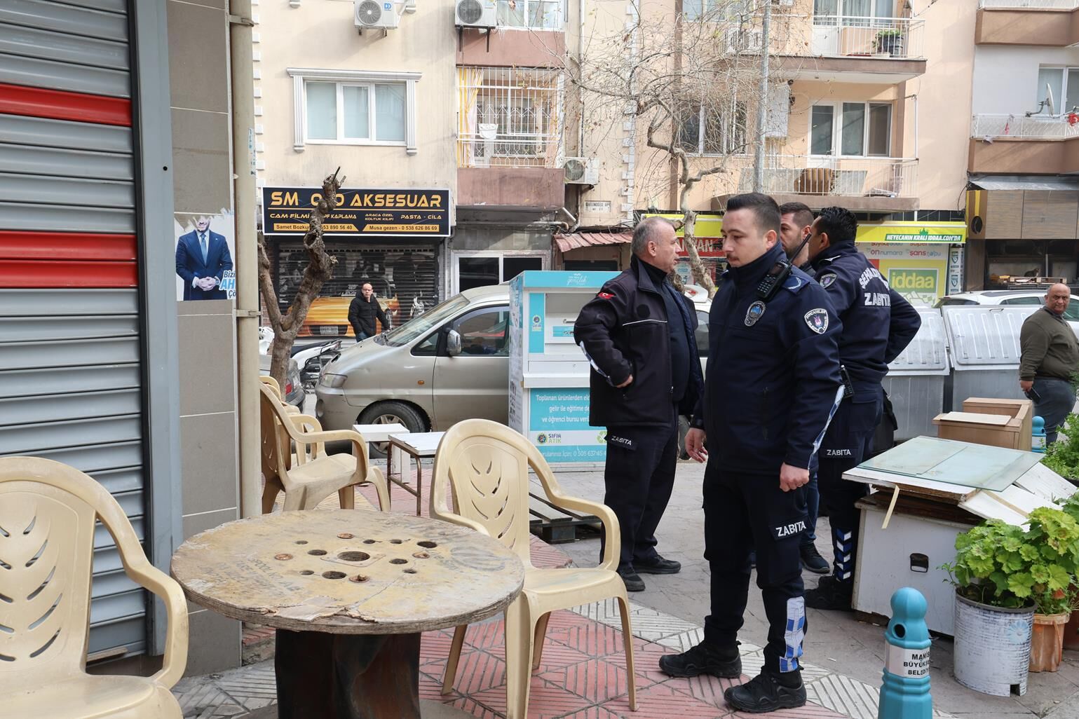 Şehzadeler Zabıtasından Kaldırım Işgaliye Karşı Sıkı Denetim (2)