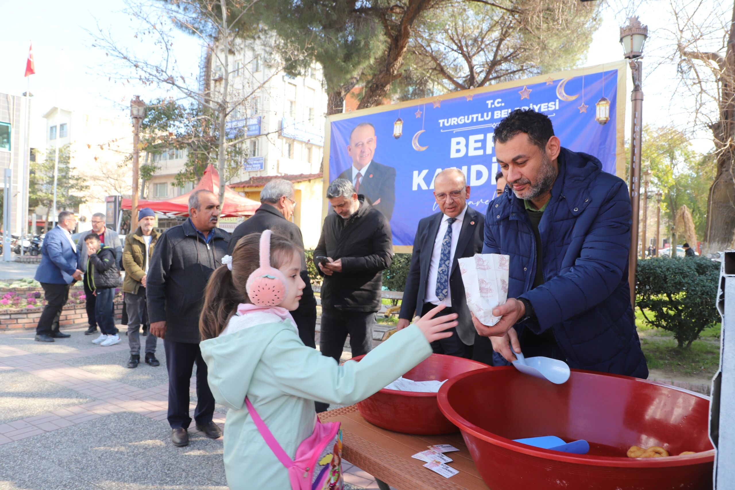 Turgutlu Belediyesi'nden Berat Kandili’ne Özel Lokma Ikramı (2)
