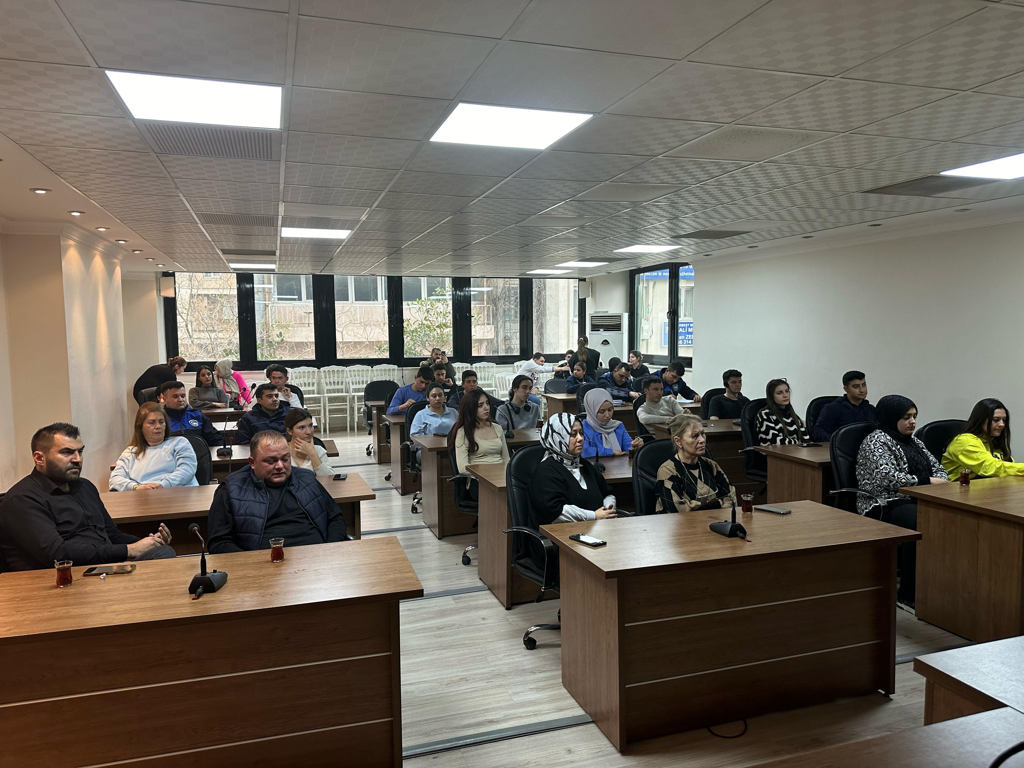 Turgutlu Belediyesi'nden Personeline Farkındalık Eğitimi (1)