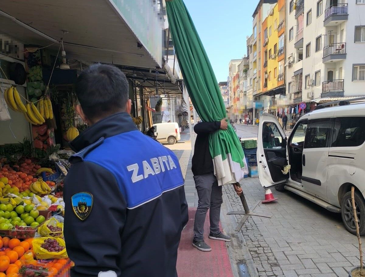 Turgutlu Zabıtası Kaldırım Işgallerine Karşı Sıkı Denetimler Yapıyor