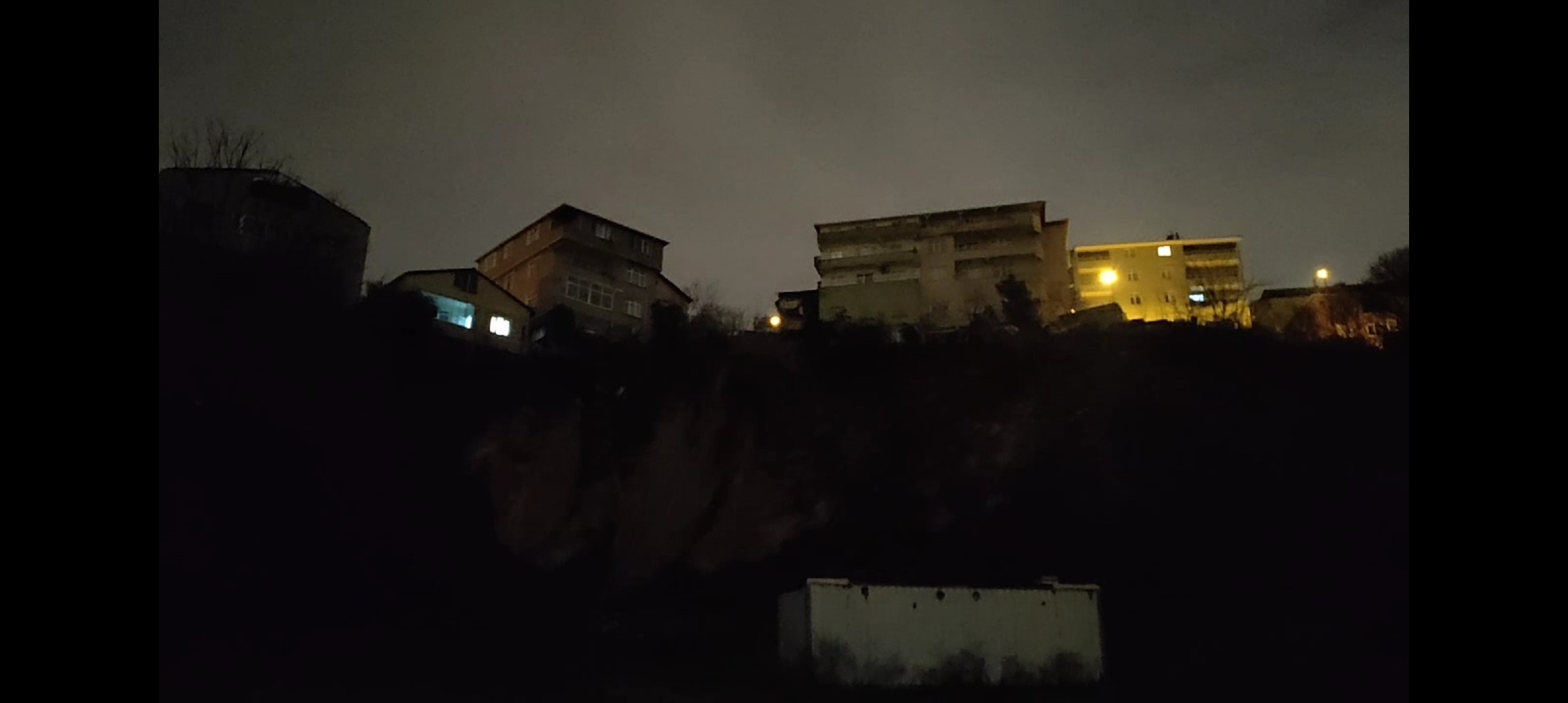 Üsküdar’da Heyelan Tehlikesi İki Bina Tahliye Edildi! (2)