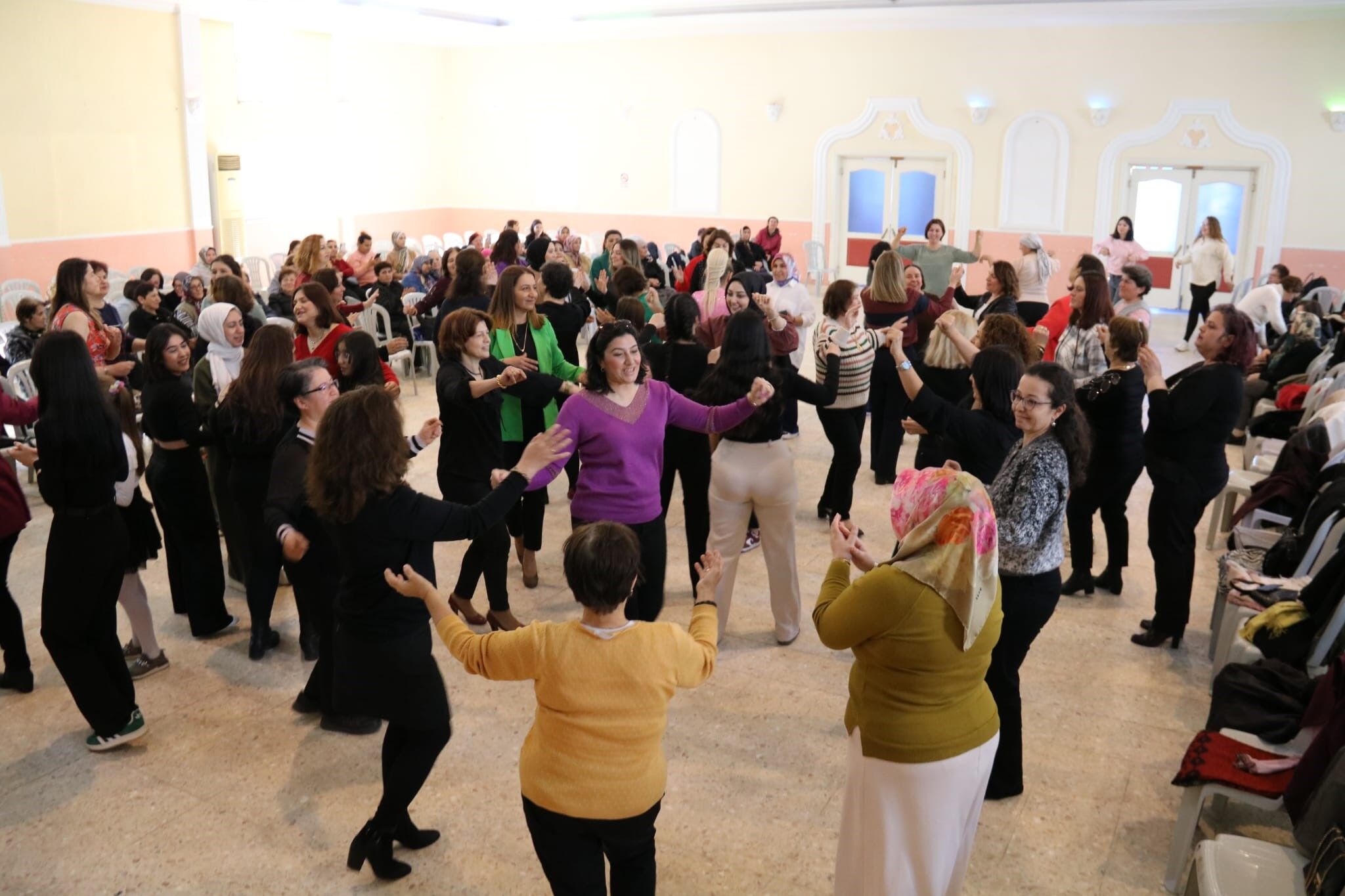 Yenipazar'da Kadınlar Matinesinde Sevtuğ Sahne Aldı (3)