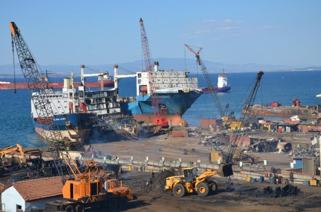 Aliağa Belediyesi Gemi Söküm Alanını Devraldı1