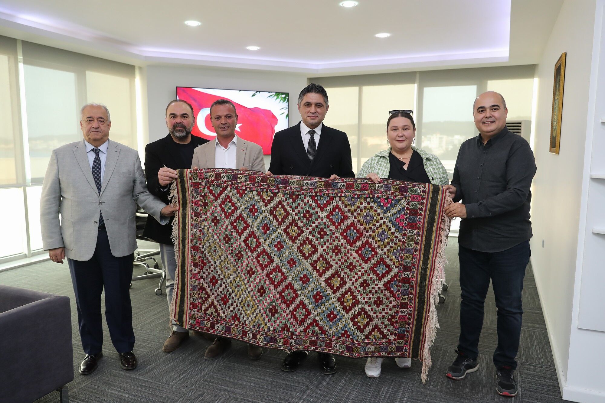 Aliağa Belediyesi Helvacı Kilimini Coğrafi Işaretle Koruma Altına Aldı (3)