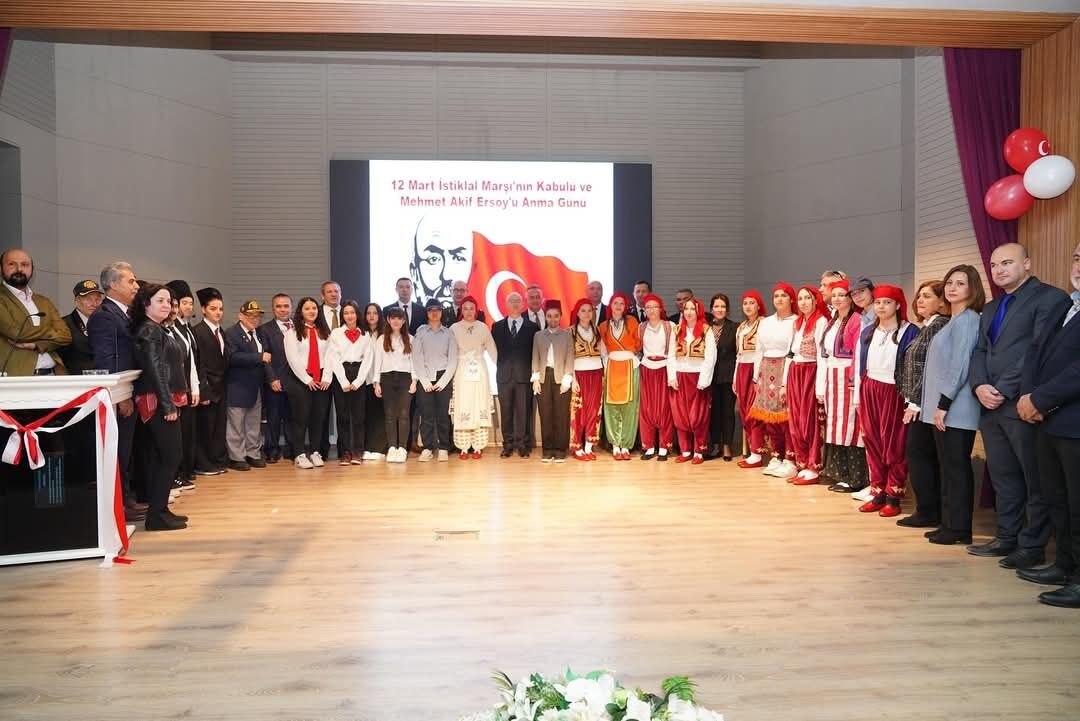 Ayvalık’ta İstiklal Marşı’nın 104. Yılı Coşkuyla Kutlandı (4)