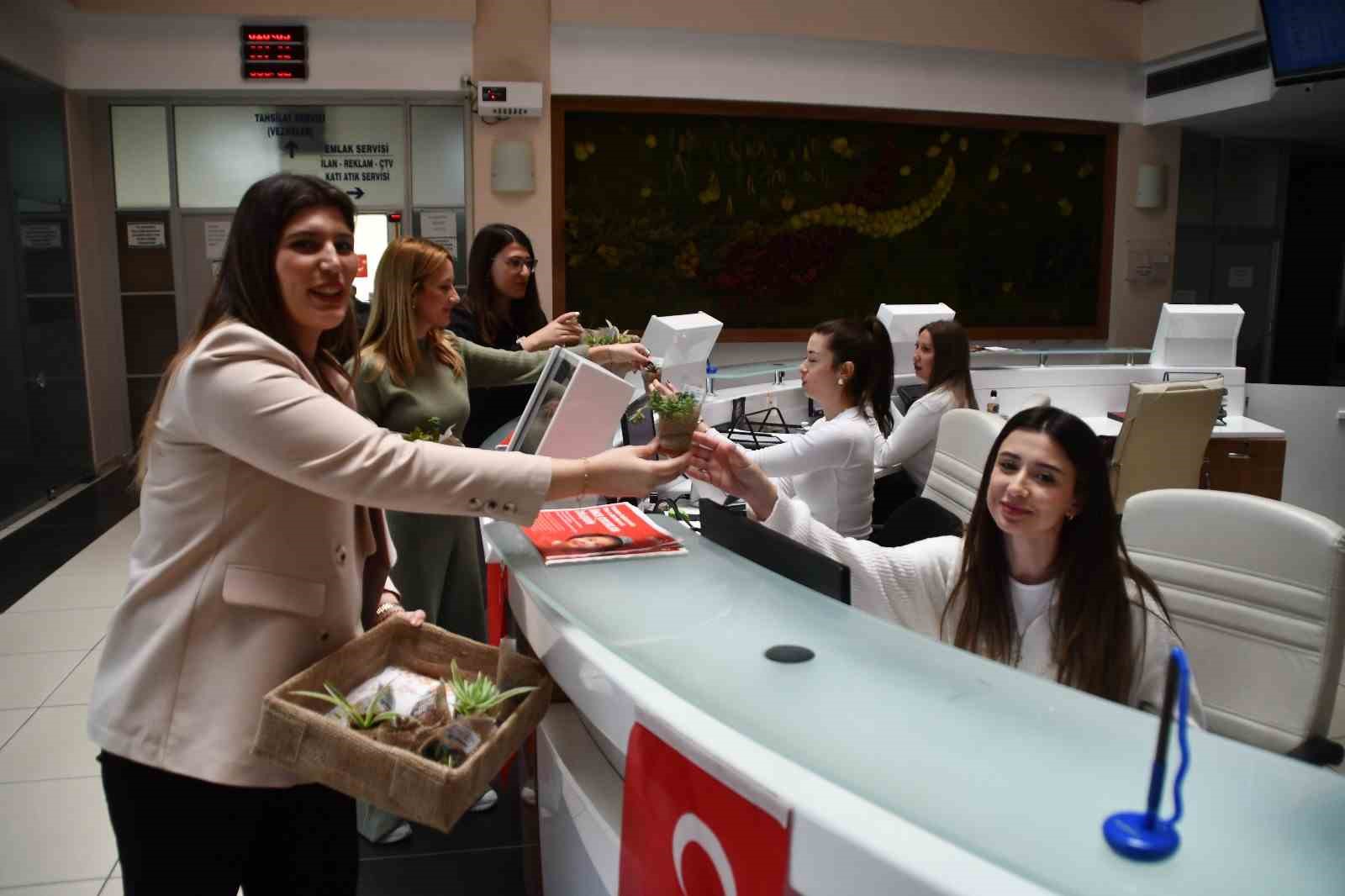 Başkan Arıkan'dan 8 Mart'a Anlamlı Jest Tüm Kadınları Yürekten Selamlıyor