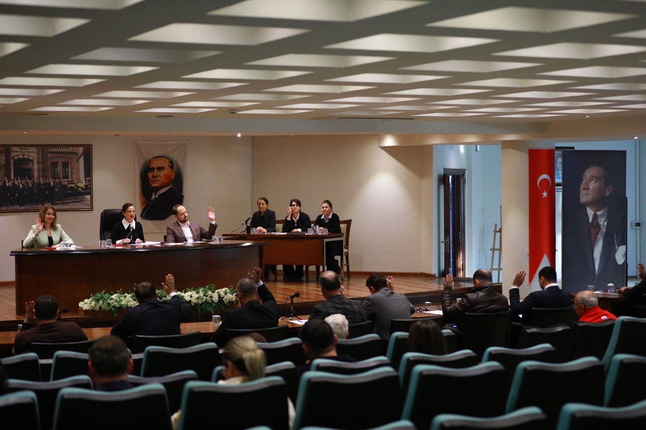 Başkan Filiz Ceritoğlu Sengel “Kadın, Yaşamın Içinde Mücadeledir” (2)