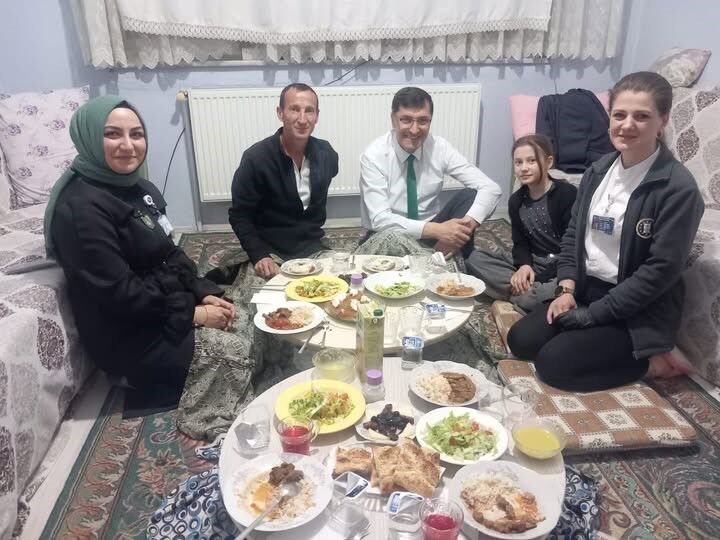 Başkan Kahveci Mahalle Ziyaretleriyle Ramazan Bereketini Paylaşıyor