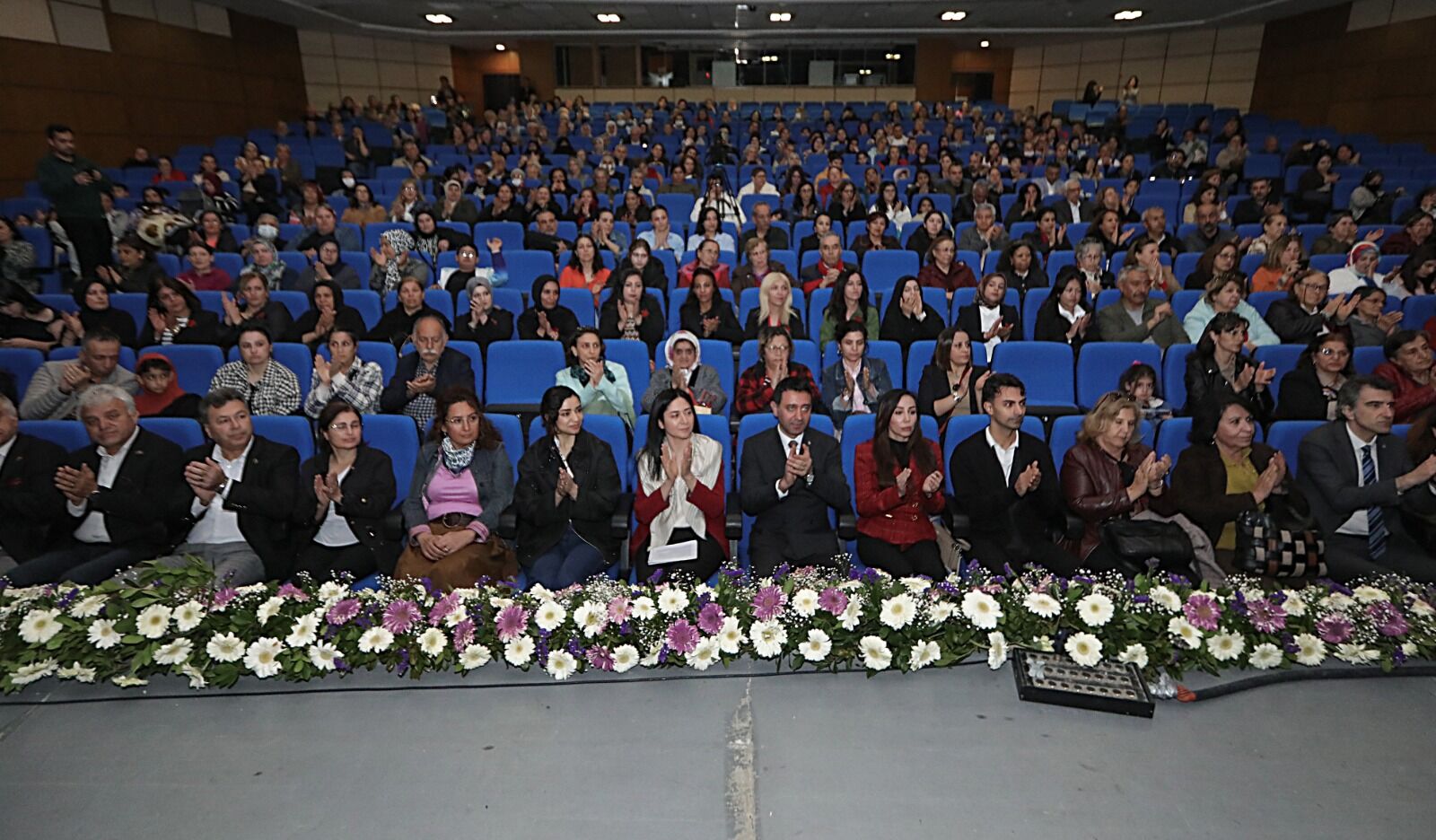 Bayraklı’dan Adıyaman’a Gönül Köprüsü! (3)