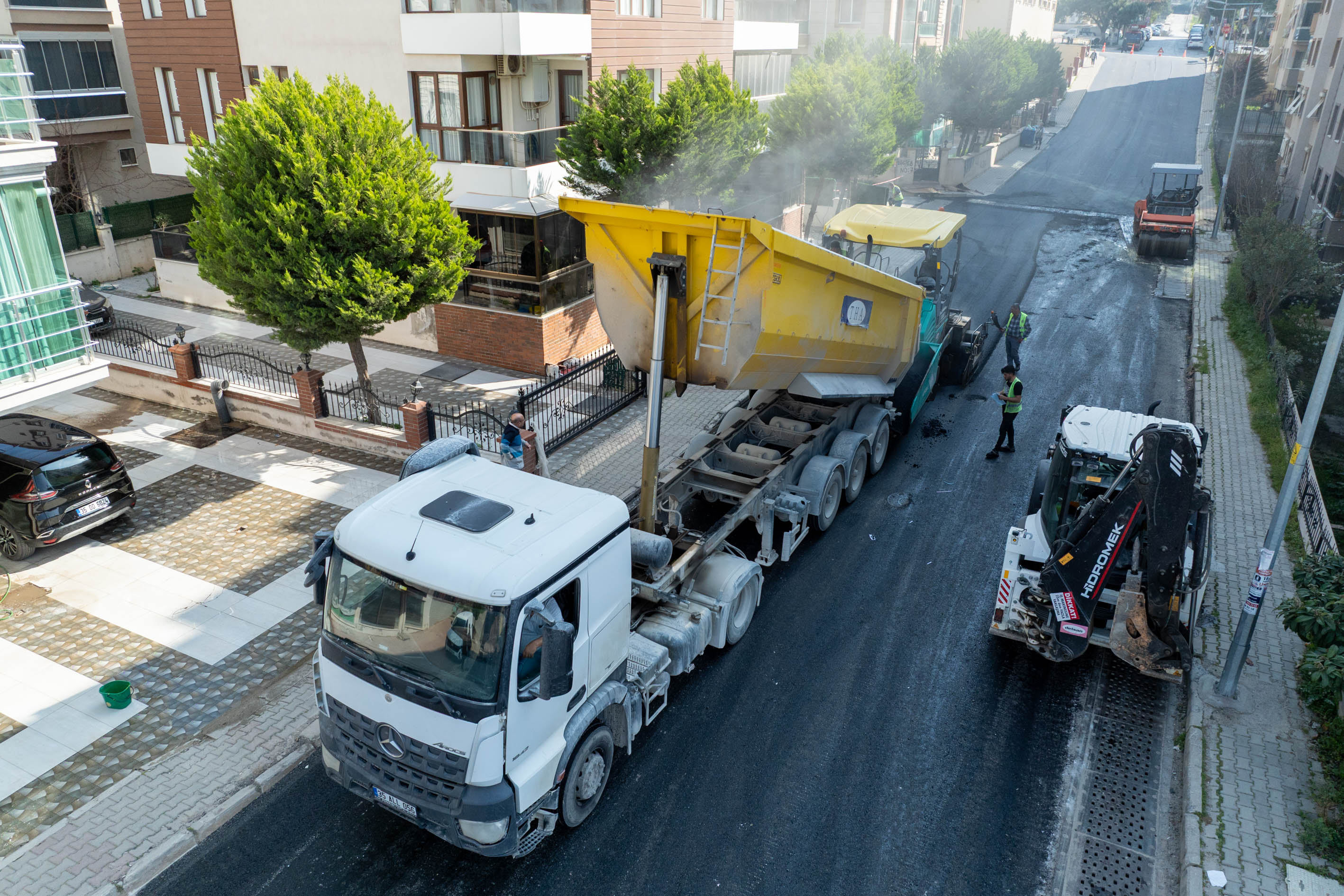 Buca Belediyesinden Sıra Dışı Asfalt Seferberliği Tanıtımı (1)