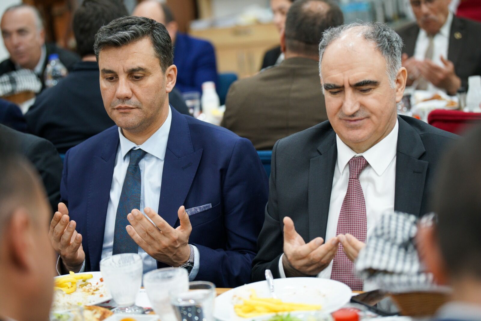 Büyükşehir Belediyesi Meclis Üyeleri İftar Sofrasında Buluştu (1)