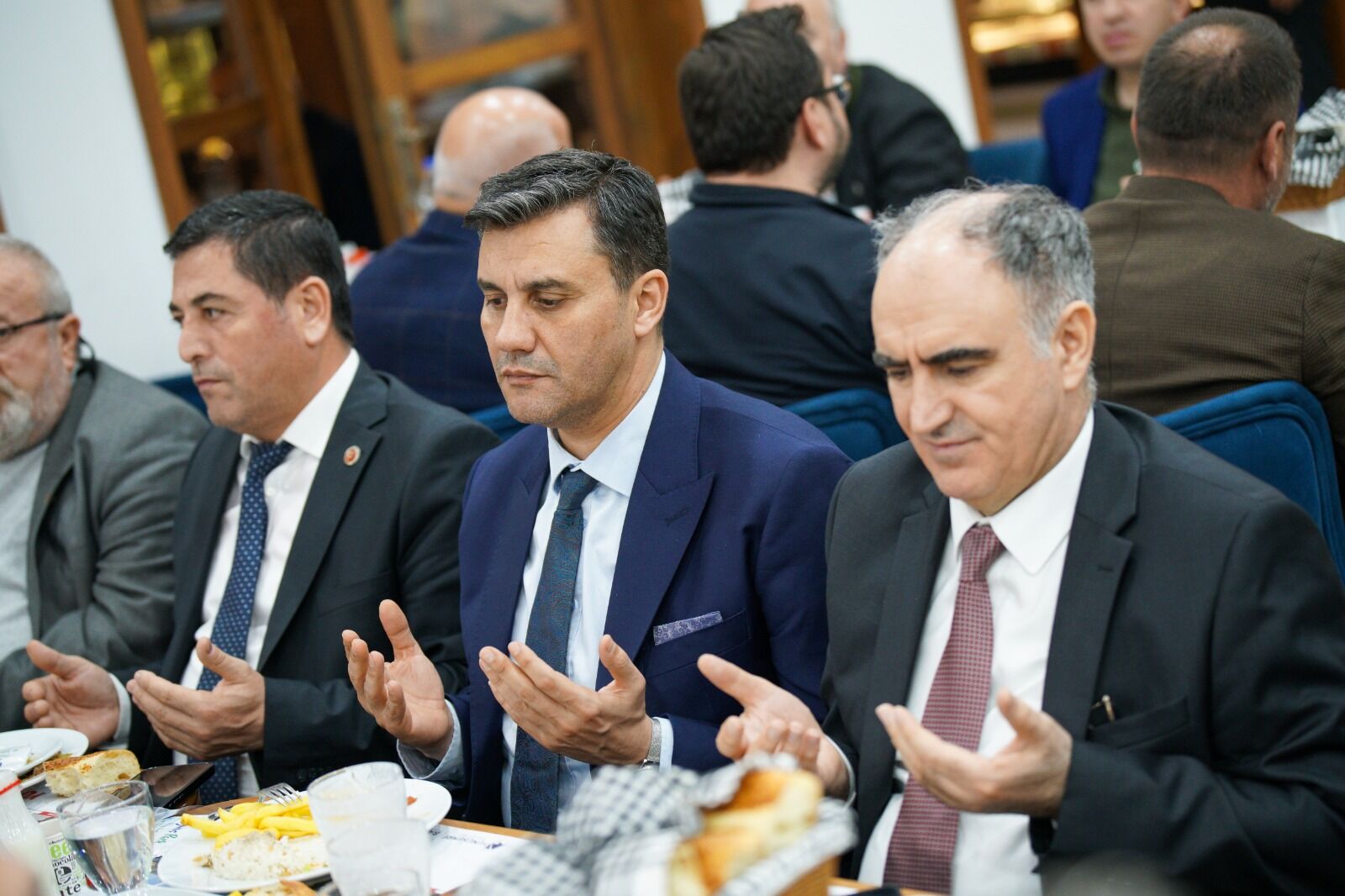 Büyükşehir Belediyesi Meclis Üyeleri İftar Sofrasında Buluştu (5)