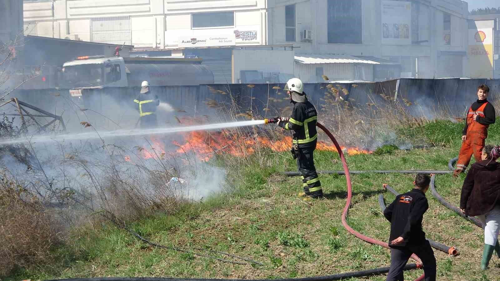 Çanakkale Küçük Sanayi Sitesi'nde Yangın 1