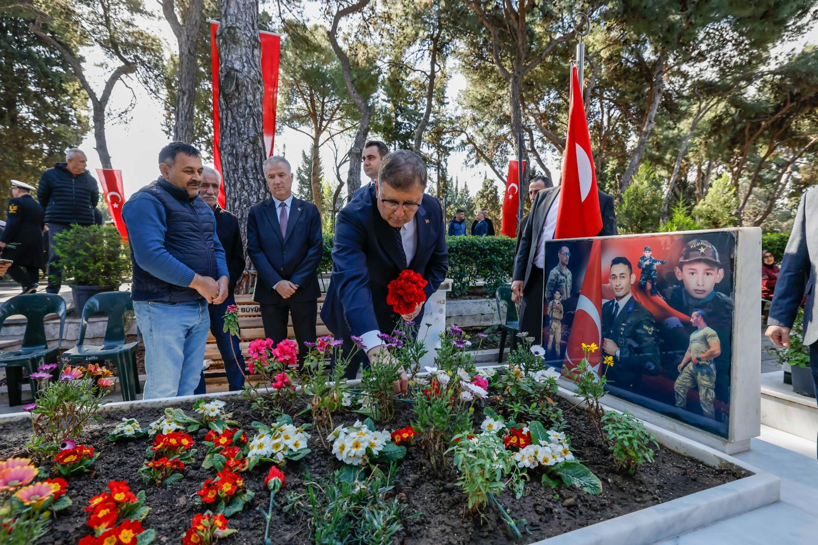 Çanakkale Zaferi’nin 110. Yılında Kadifekale Şehitliği'nde Anlamlı Tören3