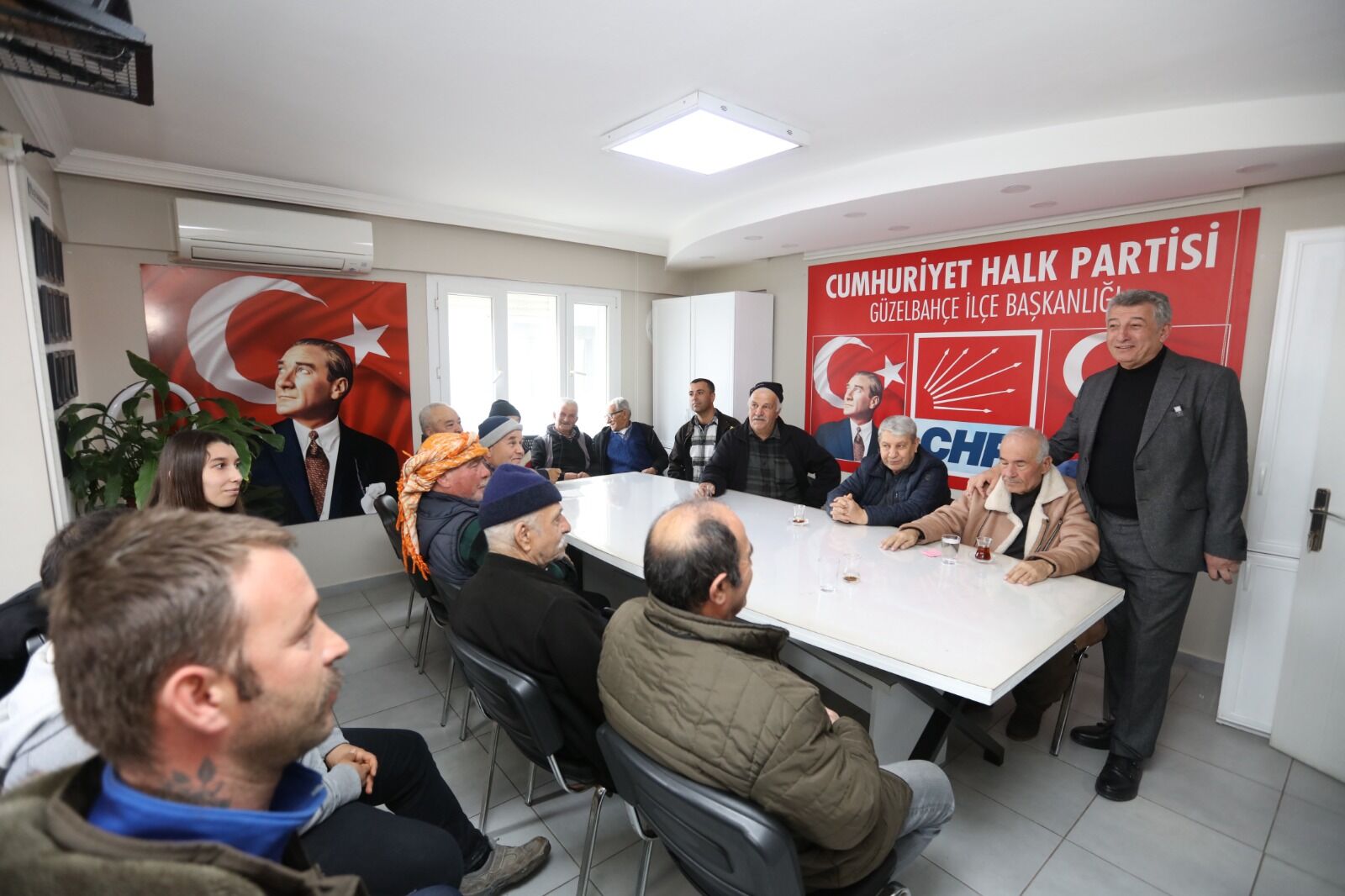 Chp Güzelbahçe’ye Üye Akını 600 Kişi Partiye Katıldı! (2)