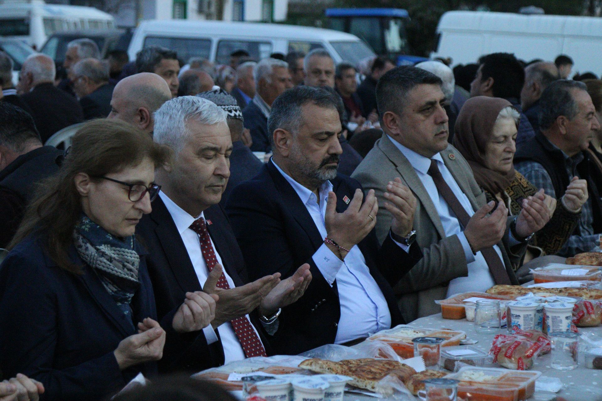 Chp'li Aslanoğlu'ndan Üyelere Ön Seçim Çağrısı İzmir’den Rekor Bir Katılım Hedefliyoruz (2)