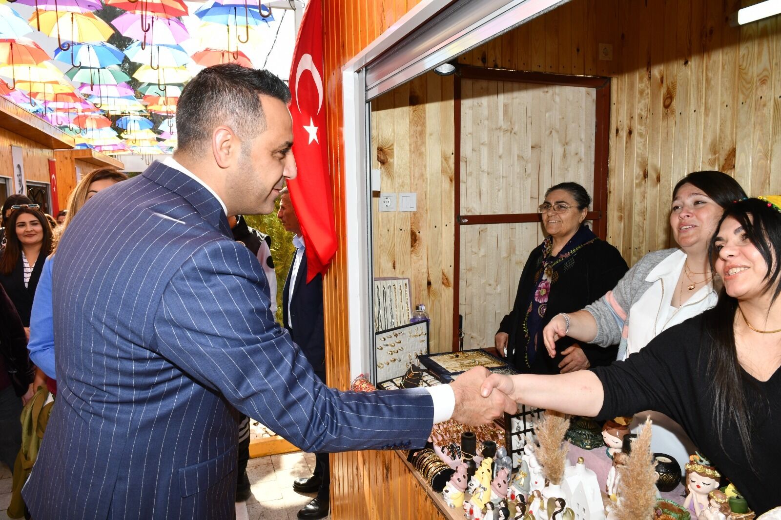 Çiğli'de Kadın El Emeği Sokağı Açıldı Neslican Tay’ın Adı Yaşatılacak (2)