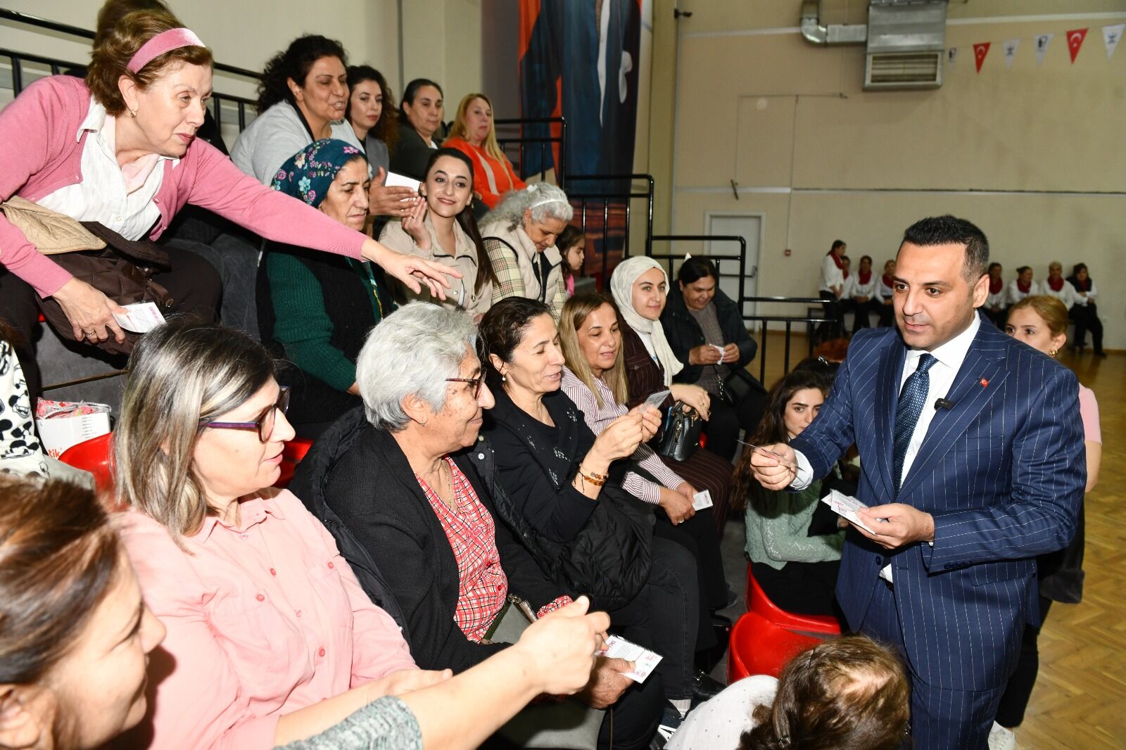 Çiğli’de Kadınlara Özel Renkli Ve Coşkulu Etkinlik! (3)