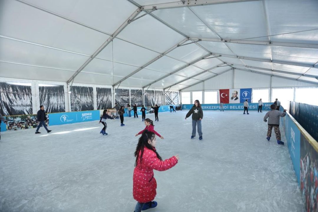 Denizli Merkezefendi Buz Pateni Pistine 25 Bin Kişi Ilgi Gösterdi (2)