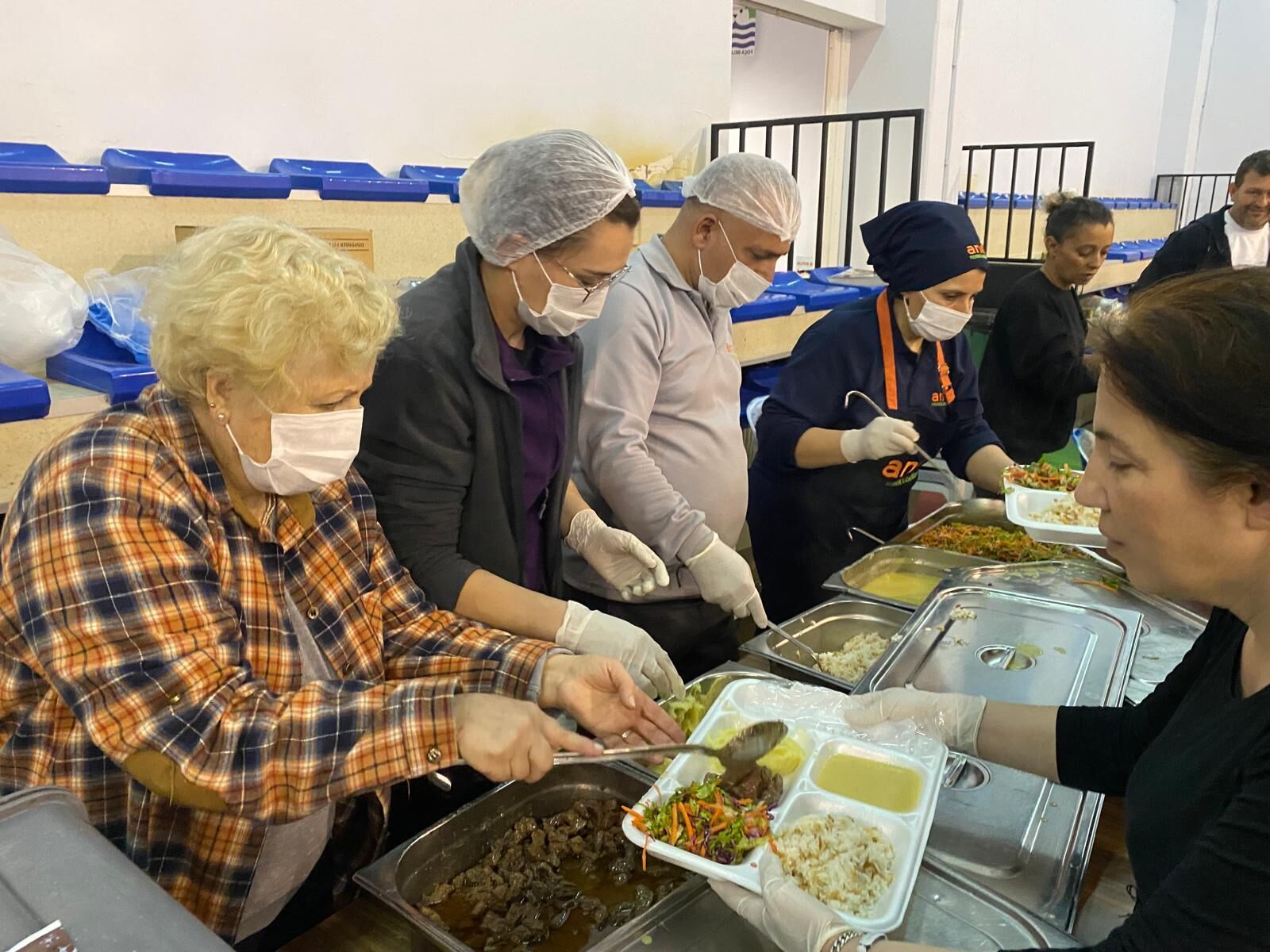 Foça Kaymakamlığı Ilk Iftarı Bağarası'nda Verdi (3)