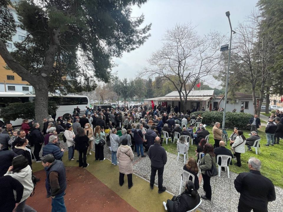 İzmir Depremzedeleri Hak Mücadelesini Sürdürüyor (3)