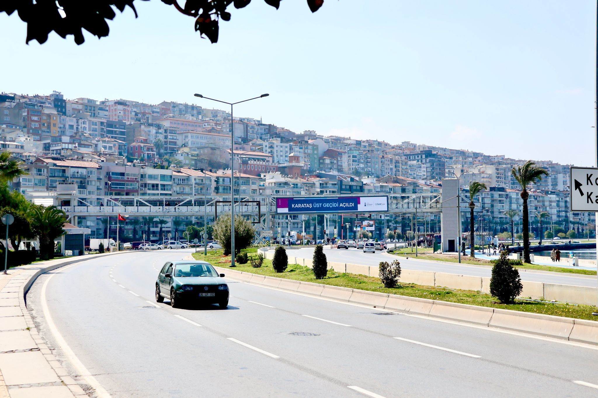 İzmir'de Karataş Yaya Üst Geçidi Açıldı! (1)