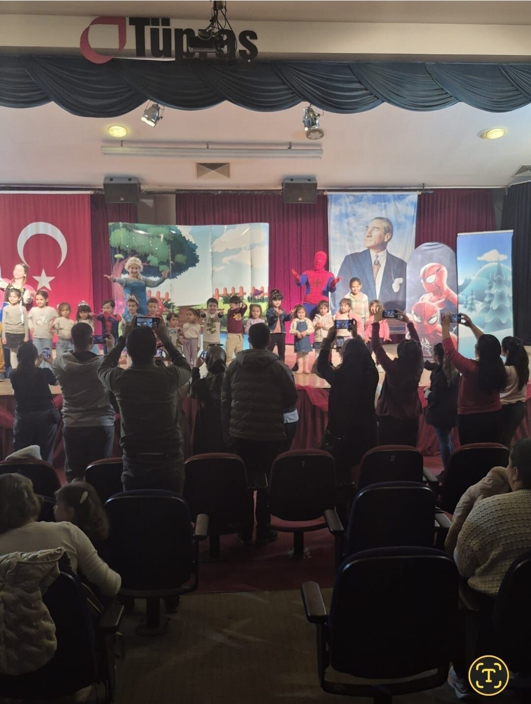 İzmir’de Sanatın Durağı Tiyatro Durağı, Sanatı Her Yaşa Ve Her Yere Taşıyor (1)