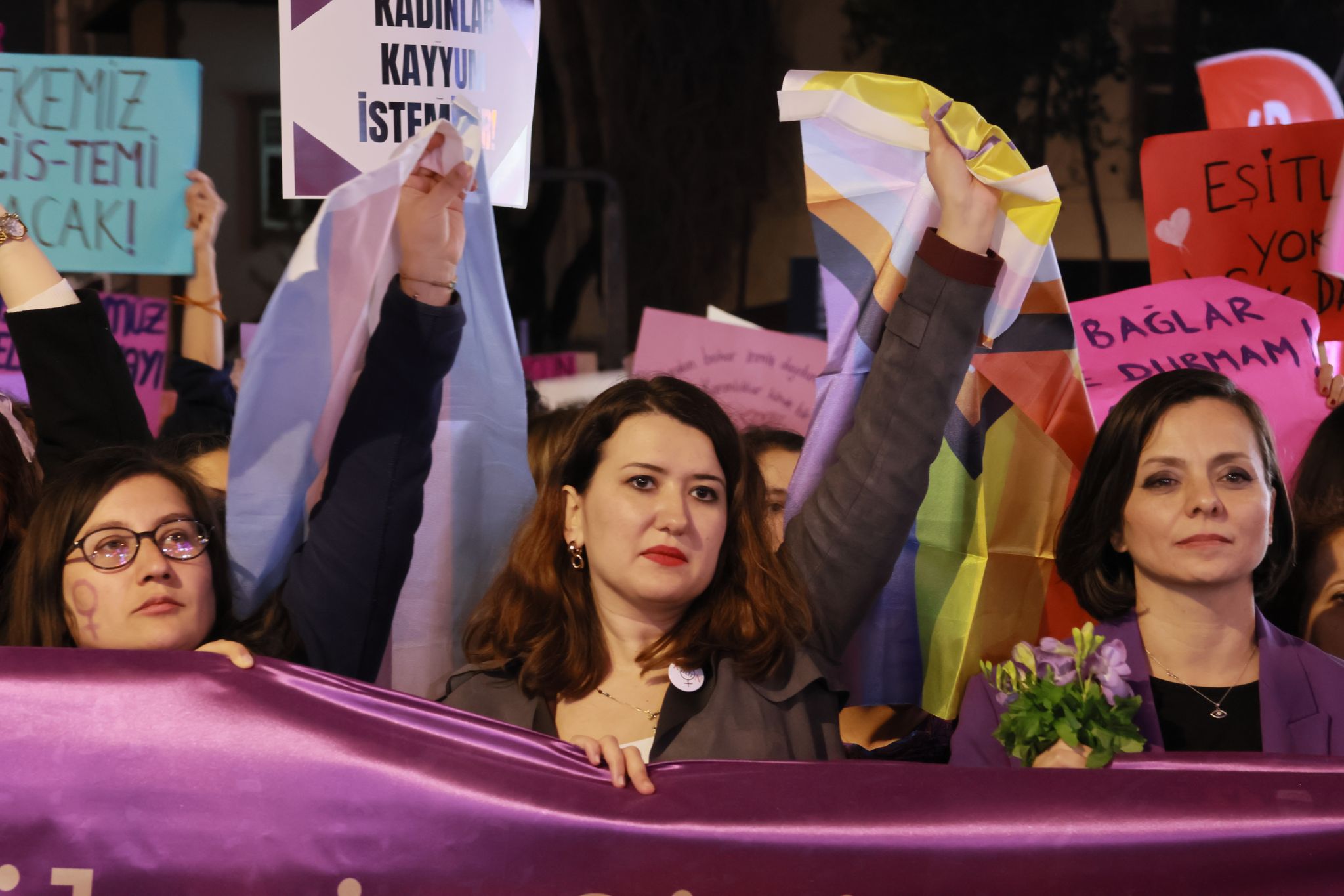 İzmir’den Kadın Isyanı Ekonomik Yük Omuzlarımızdan Inmiyor (3)