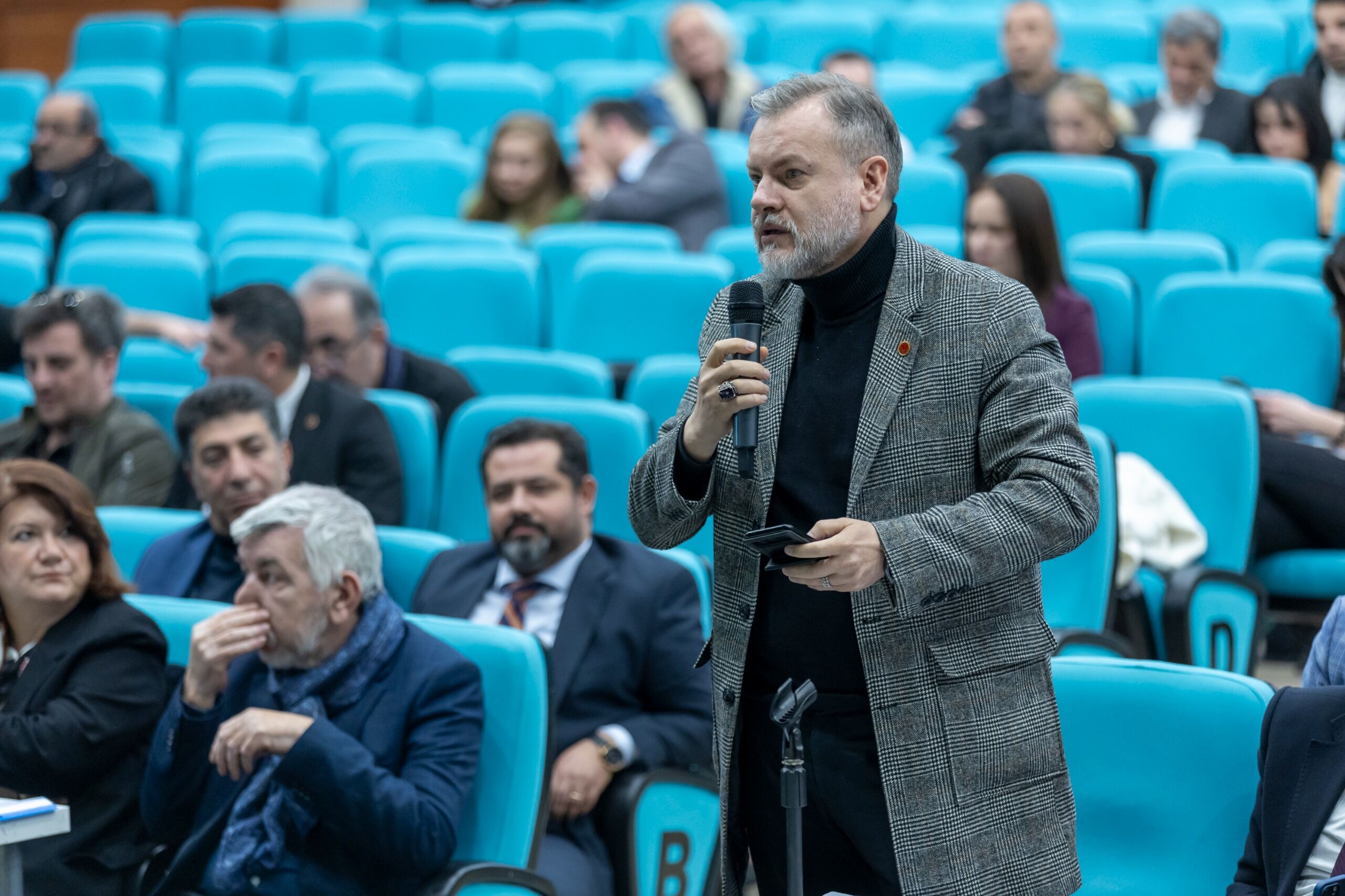 Kadınlara Destek Için Konak Belediye Meclisi’nde Yeni Birimler Kuruldu (4)