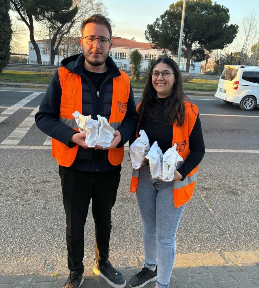 Manisa’da “İftara 5 Kala” Dayanışması!1