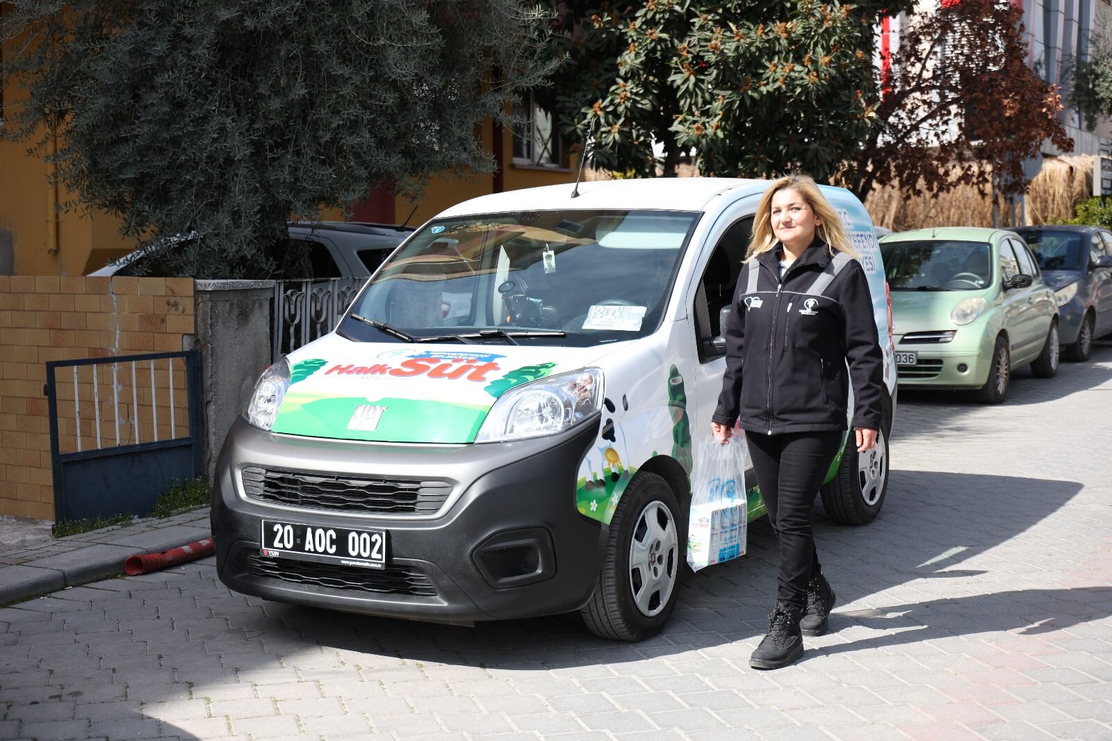 Merkezefendi̇ Halk Süt Araçlari Artik Anlik Taki̇p Edi̇li̇yor (2)